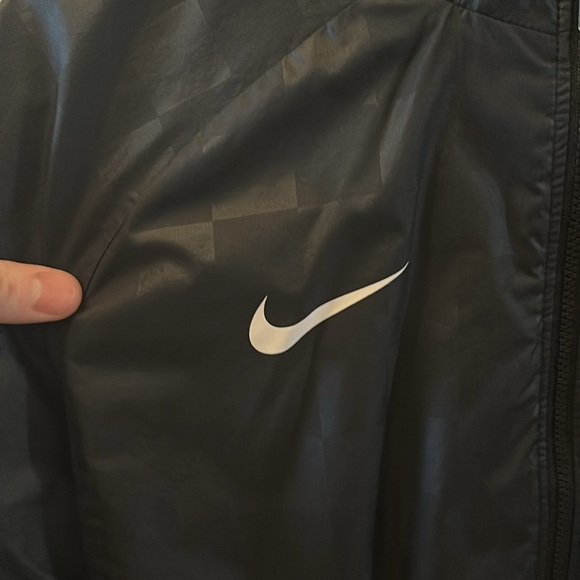 Men’s Nike Liverpool Jacket size Medium.  Item is in great condition! - Picture 3 of 6